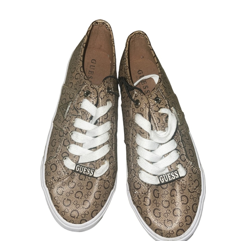 Guess Los Angeles Women's Brown WGPACES-R Low Top
Sneakers